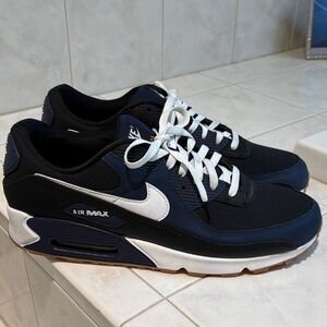 Nike Air Max 90 Best Seller Navy and White Sneakers. Size 12
